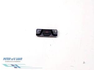 Usados Interruptor de luz de pánico Ford Fiesta 5 (JD/JH) 1.4 16V Precio € 10,00 Norma de margen ofrecido por Autodemontage van de Laar