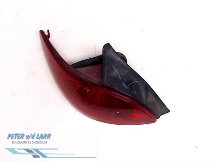 Taillight, left from a Peugeot 206 (2A/C/H/J/S) 1.4 XR,XS,XT,Gentry 2006