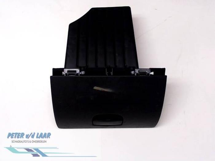 Glovebox from a Nissan NV 400 2.3 dCi 125 16V 2014
