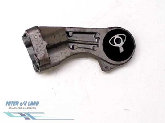 Used Engine mount Nissan NV 400 2.3 dCi 125 16V Price € 35,00 Margin scheme offered by Autodemontage van de Laar