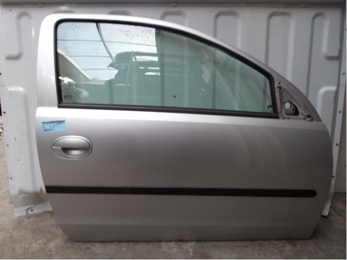 Door 2-door, right from a Opel Corsa C (F08/68) 1.0 12V Twin Port 2004