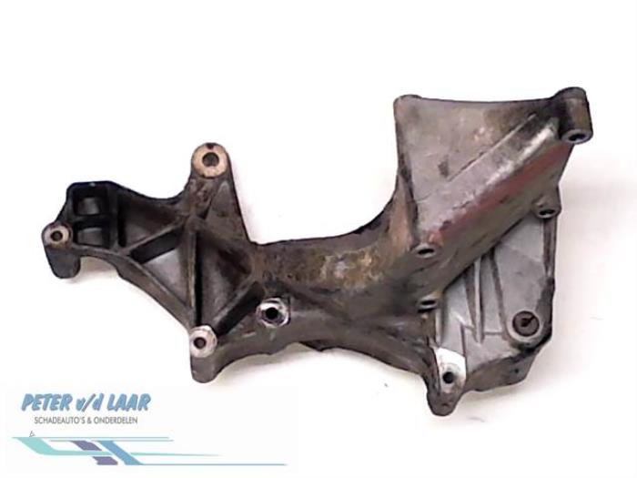 Gebrauchte Motorlager Volkswagen LT II 28/31/35 2.5 TDi Preis € 40,00 Margenregelung angeboten von Autodemontage van de Laar