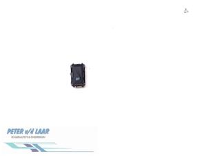 Gebrauchte Schalter (sonstige) Dacia Sandero II 0.9 TCE 12V Preis € 10,00 Margenregelung angeboten von Autodemontage van de Laar