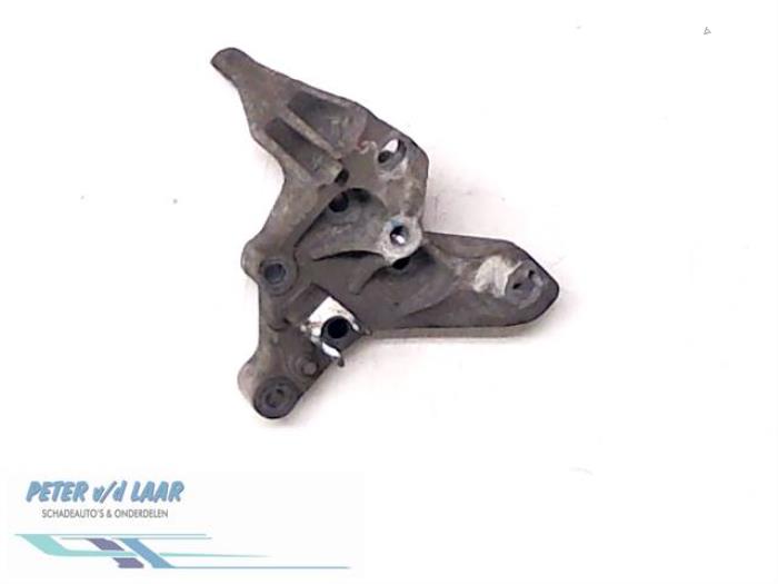 Used Engine mount Ford Transit 2.0 TDdi 16V Price € 25,00 Margin scheme offered by Autodemontage van de Laar