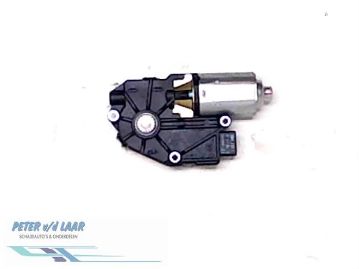 Używane Silnik szyberdachu Peugeot 307 Break (3E) 1.6 HDiF 110 16V Cena € 50,00 Procedura marży oferowane przez Autodemontage van de Laar