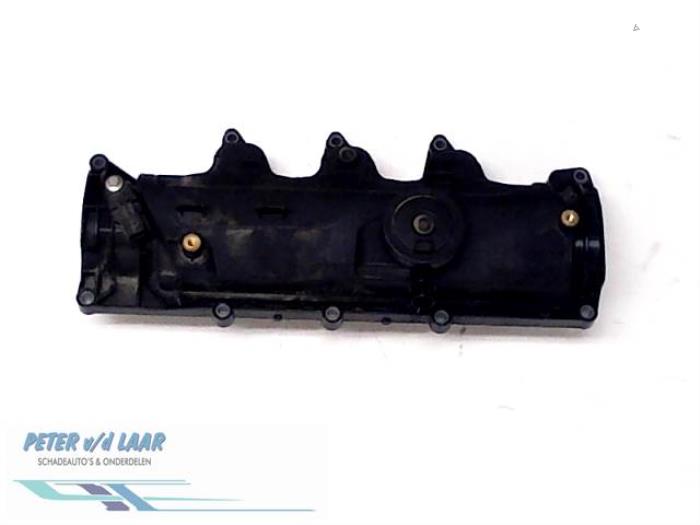 Rocker cover from a Dacia Duster (HS) 1.5 dCi 4x4 2012