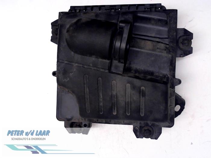 Air box from a Renault Trafic New (JL) 2.0 dCi 16V 90 2010
