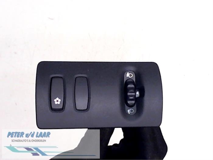 AIH headlight switch from a Renault Kangoo Express (FW) 1.6 16V 2009
