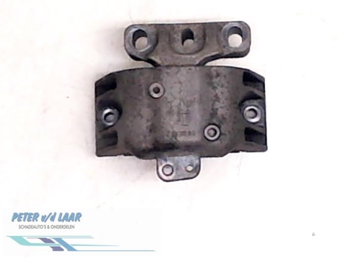 Used Engine mount Volkswagen Golf IV (1J1) 1.6 16V Price € 25,00 Margin scheme offered by Autodemontage van de Laar
