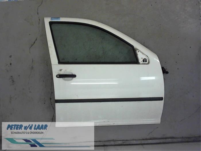 Front door 4-door, right from a Volkswagen Golf IV (1J1) 1.9 SDI 1999