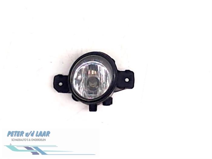 Fog light, front right from a Renault Clio II Societe (SB) 1.5 dCi 65 2003