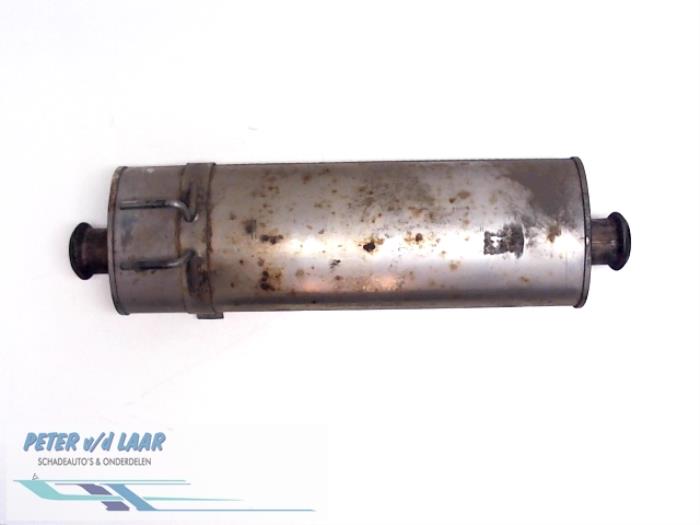 Exhaust middle silencer from a Opel Movano Combi 2.2 DTI 2003