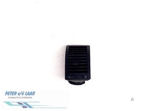 Used Dashboard vent Volkswagen Polo IV (9N1/2/3) 1.2 Price € 15,00 Margin scheme offered by Autodemontage van de Laar
