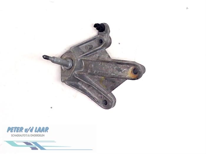 Used Engine mount Renault Kangoo Express (FW) 1.5 dCi 85 Price € 40,00 Margin scheme offered by Autodemontage van de Laar