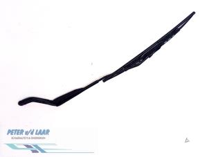 Used Front wiper arm Citroen Saxo 1.4i SX,VSX Price € 15,00 Margin scheme offered by Autodemontage van de Laar