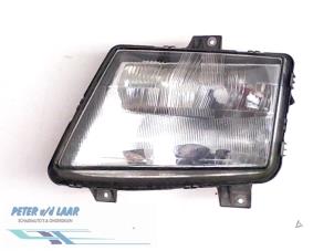 Used Headlight, left Mercedes Vito (638.1/2) 2.2 CDI 110 16V Price € 35,00 Margin scheme offered by Autodemontage van de Laar