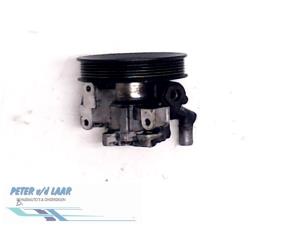 Used Power steering pump Mercedes Vito (638.1/2) 2.2 CDI 110 16V Price € 80,00 Margin scheme offered by Autodemontage van de Laar