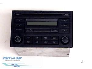Used Radio Volkswagen Polo IV (9N1/2/3) 1.4 TDI 70 Price € 200,00 Margin scheme offered by Autodemontage van de Laar