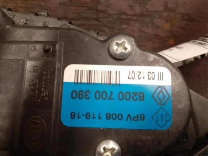 Gaspedalsensor från en Renault Espace (JK) 2.0 dCi 16V 175 FAP 2007