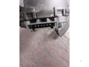 Gaspedalsensor från en Renault Espace (JK) 2.0 dCi 16V 175 FAP 2007