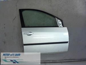 Used Front door 4-door, right Ford Fiesta 5 (JD/JH) 1.3 Price € 160,00 Margin scheme offered by Autodemontage van de Laar