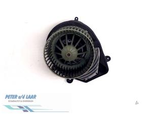 Usados Motor de ventilador de calefactor Audi A4 (B5) 2.6 E V6 Precio € 25,00 Norma de margen ofrecido por Autodemontage van de Laar