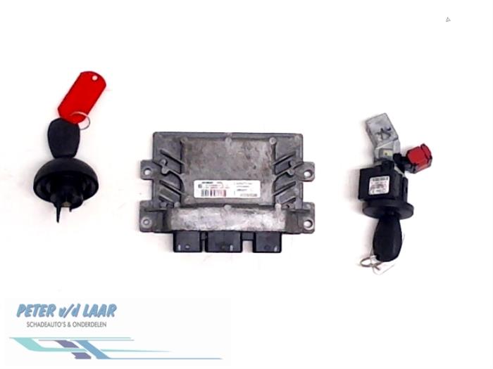 Used Engine management computer Renault Twingo II (CN) 1.2 Price € 250,00 Margin scheme offered by Autodemontage van de Laar