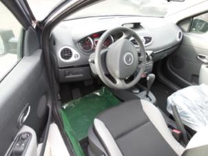 Used Airbag set + module Renault Clio III (BR/CR) 1.6 16V Price on request offered by Autodemontage van de Laar