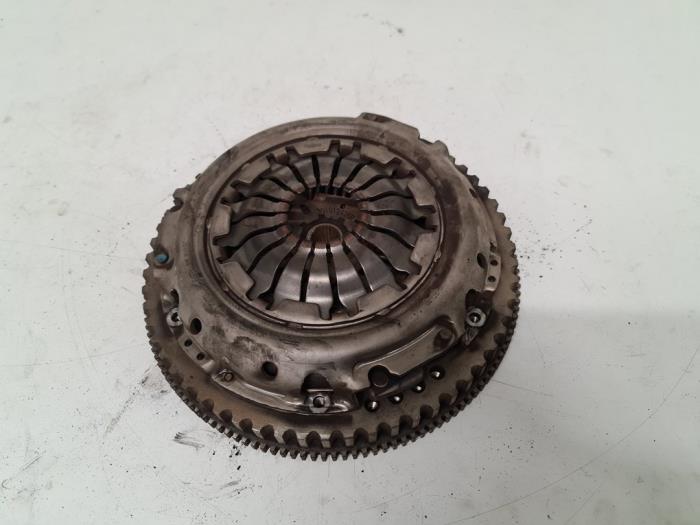 Flywheel from a Renault Clio IV (5R) 0.9 Energy TCE 90 12V 2012