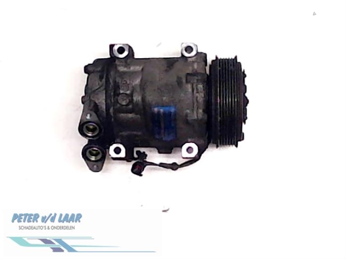 Air conditioning pump from a Ford Focus 2 1.6 TDCi 16V 110 2005