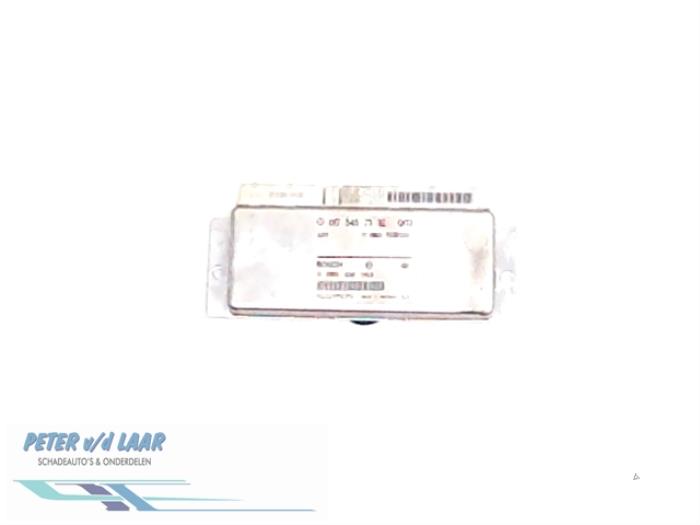 Ordenador ASR de un Mercedes-Benz E Combi (S210) 2.2 E-200 CDI 16V 1999