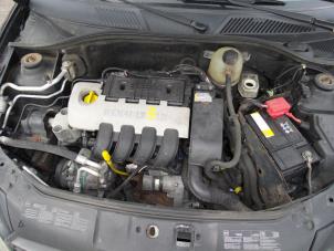 Używane Skrzynia biegów Renault Clio II (BB/CB) 1.2 16V Cena € 200,00 Procedura marży oferowane przez Autodemontage van de Laar