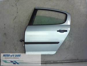 Gebrauchte Tür 4-türig links hinten Peugeot 407 Preis € 160,00 Margenregelung angeboten von Autodemontage van de Laar