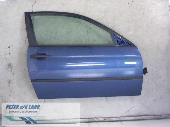Door 2-door, right from a BMW 3 serie Compact (E46/5) 318ti 16V 2002