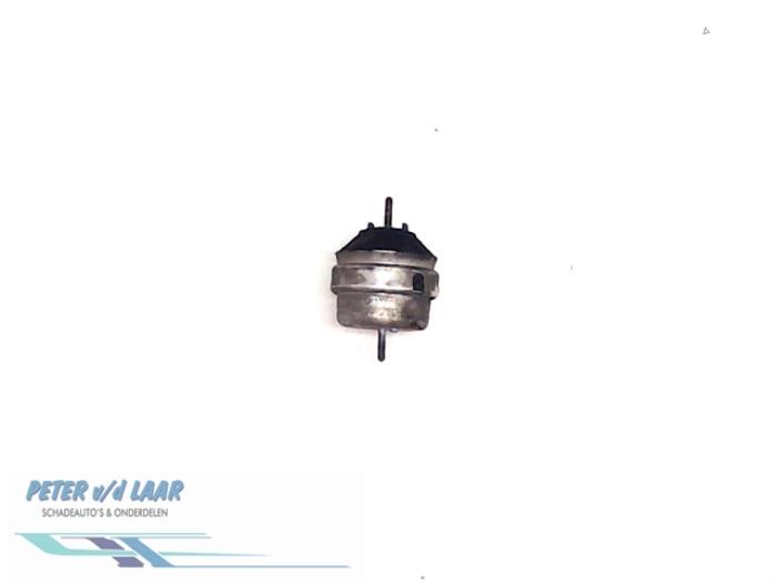 Usagé Support moteur Volkswagen Passat Variant (3B6) 1.9 TDI 130 Prix € 25,00 Règlement à la marge proposé par Autodemontage van de Laar