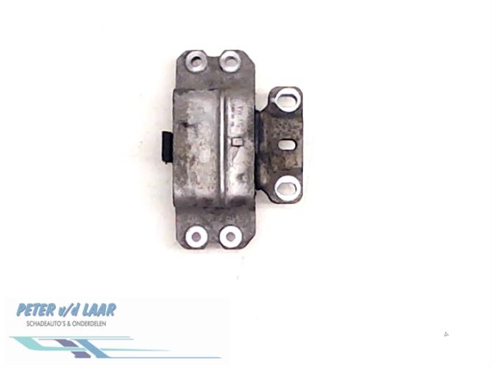 Used Engine mount Volkswagen Touran (1T1/T2) 1.6 FSI 16V Price € 35,00 Margin scheme offered by Autodemontage van de Laar