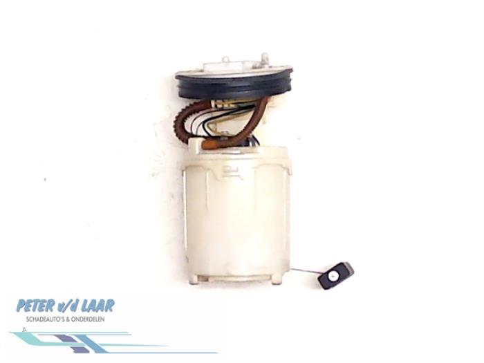 Usagé Pompe essence Volkswagen Polo III (6N2) 1.0 Prix € 50,00 Règlement à la marge proposé par Autodemontage van de Laar