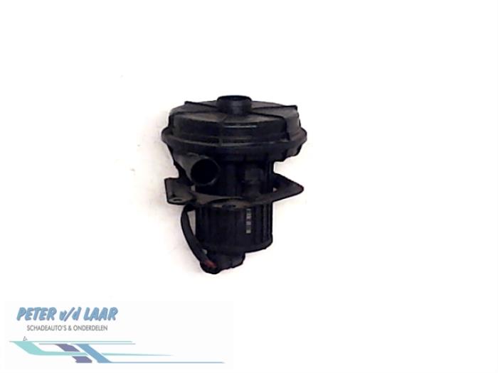 Usagé Pompe à eau BMW 3 serie Touring (E46/3) 316i 16V Prix € 40,00 Règlement à la marge proposé par Autodemontage van de Laar