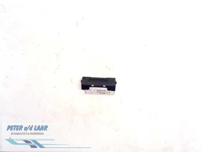 Begagnade Innerdisplay Renault Clio III (BR/CR) 1.5 dCi 70 Pris € 30,00 Marginaltabell erbjuds av Autodemontage van de Laar