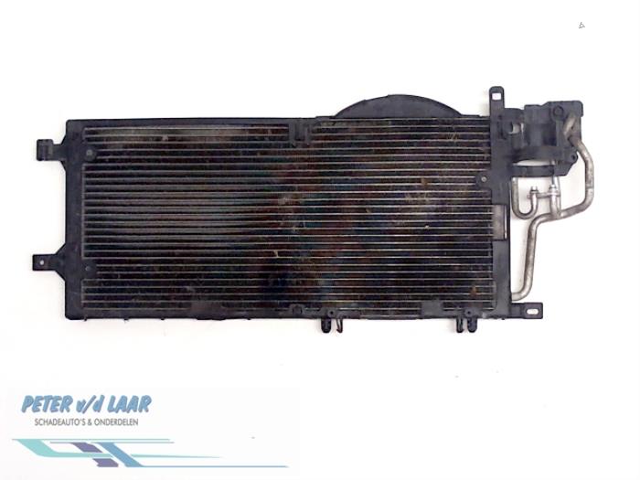 Radiador de aire acondicionado de un Opel Corsa C (F08/68) 1.3 CDTi 16V 2004