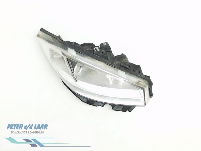 Headlight, right from a Renault Megane II (BM/CM) 1.6 16V 2004