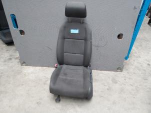 Używane Fotel lewy Volkswagen Touran (1T1/T2) 1.9 TDI 105 Euro 3 Cena € 120,00 Procedura marży oferowane przez Autodemontage van de Laar