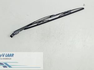Used Rear wiper arm Mercedes Vaneo (W414) 1.7 CDI 16V Price € 20,00 Margin scheme offered by Autodemontage van de Laar