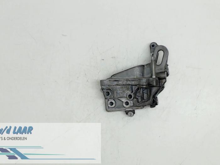 Used Engine mount Ford Focus 3 1.6 EcoBoost 16V Price € 40,00 Margin scheme offered by Autodemontage van de Laar