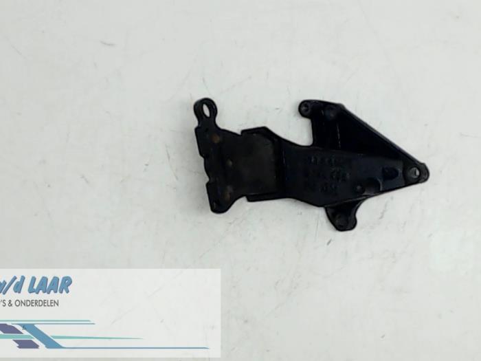 Used Engine mount Opel Zafira (M75) 1.6 16V Twin Port CNG Price € 25,00 Margin scheme offered by Autodemontage van de Laar
