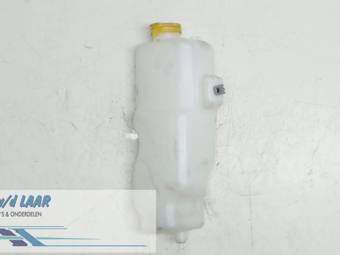 Front windscreen washer reservoir from a Renault Twingo III (AH) 1.0 SCe 70 12V 2015
