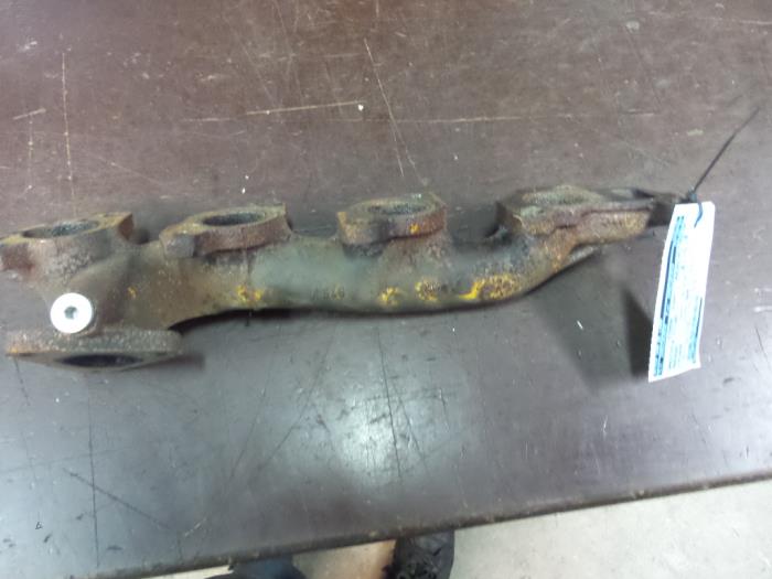 Exhaust manifold from a Mercedes-Benz C Combi (S202) 2.2 C-220 CDI 16V 2000