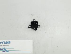 Used Bonnet lock mechanism Fiat Panda (169) 1.2 Fire Price € 15,00 Margin scheme offered by Autodemontage van de Laar