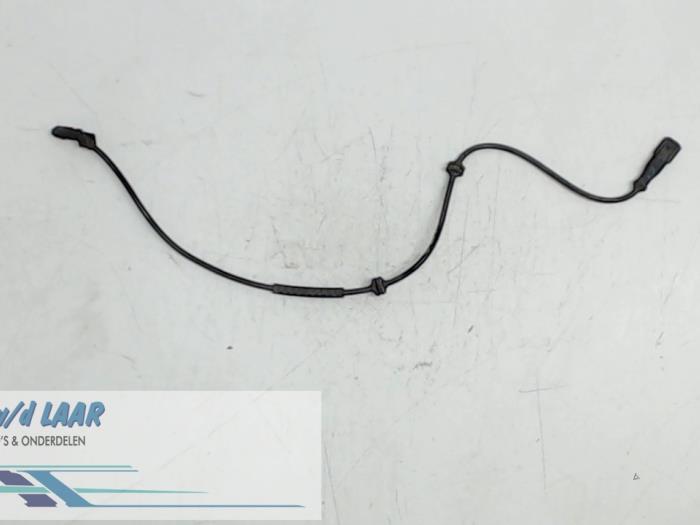 Begagnade ABS-sensor Renault Clio III (BR/CR) 1.2 16V 75 Pris € 35,00 Marginaltabell erbjuds av Autodemontage van de Laar