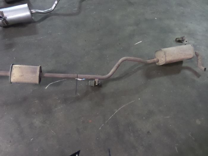 Gebrauchte Auspuff Enddämpfer Renault Clio III (BR/CR) 1.2 16V 75 Preis € 50,00 Margenregelung angeboten von Autodemontage van de Laar